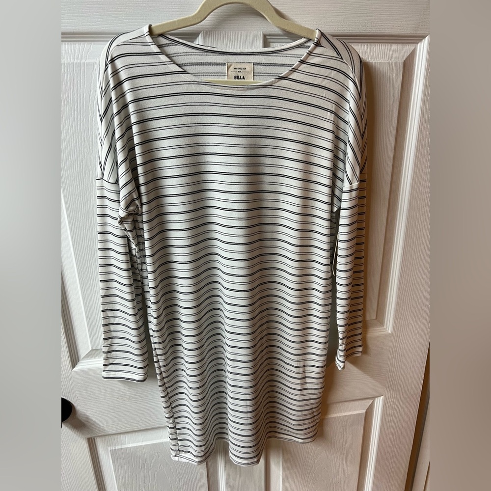 🆕 Billabong Black and White Striped Long Sleeve Dress